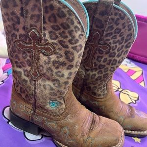 Cheetah Ariat kids 11 boots